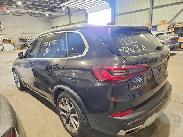 5UXCR6C02M9F65564 2021 BMW X5 - Image 2
