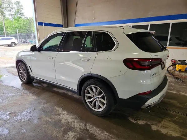 5UXCR6C02M9H00297 2021 BMW X5 - Image 2