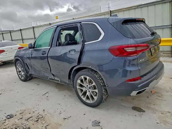 5UXCR6C02N9K85349 2022 BMW X5 - Image 2