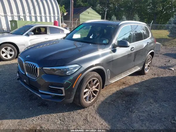 5UXCR6C02P9P38243 2023 BMW X5 - Image 2