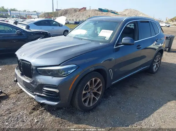 5UXCR6C03N9J28543 2022 BMW X5 - Image 2