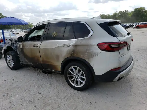 5UXCR6C04L9B72843 2020 BMW X5 - Image 2