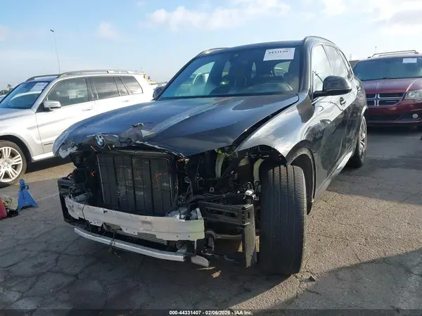 5UXCR6C04L9C68374 2020 BMW X5 - Image 2
