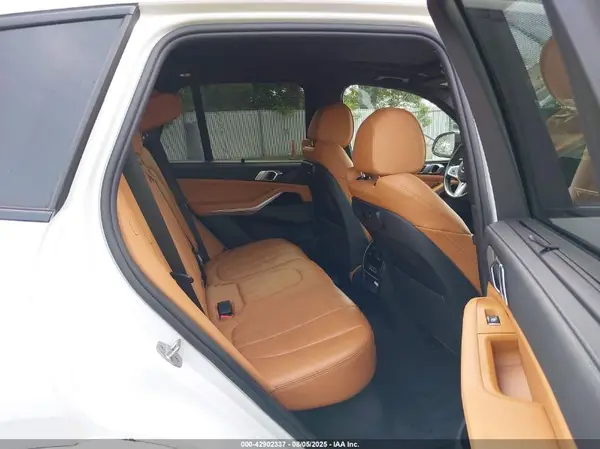 5UXCR6C04M9E61674 2021 BMW X5 - Image 8