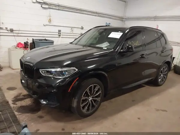5UXCR6C04N9J23996 2022 BMW X5 - Image 2