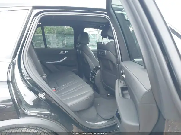 5UXCR6C04N9J59428 2022 BMW X5 - Image 8