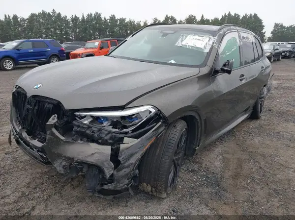 5UXCR6C04N9N04697 2022 BMW X5 - Image 2