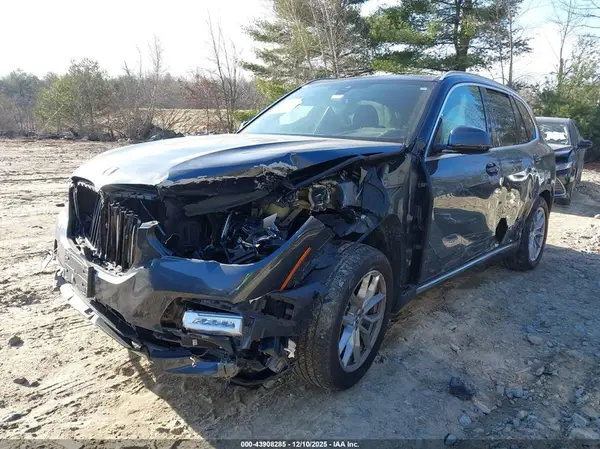 5UXCR6C05L9C57545 2020 BMW X5 - Image 2