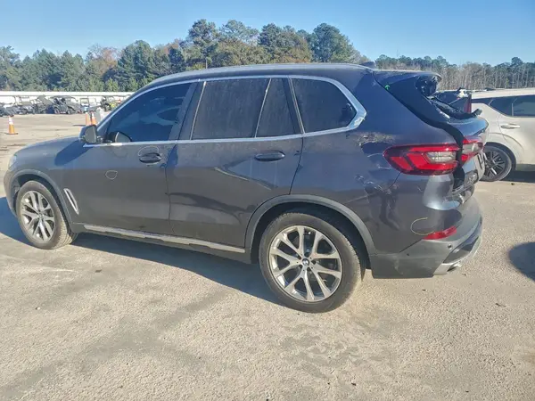 5UXCR6C05L9D44944 2020 BMW X5 - Image 2