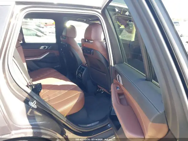 5UXCR6C05M9H86091 2021 BMW X5 - Image 8