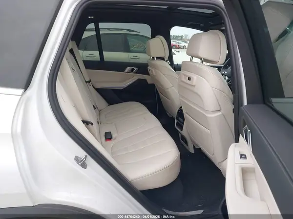 5UXCR6C05N9K68089 2022 BMW X5 - Image 8