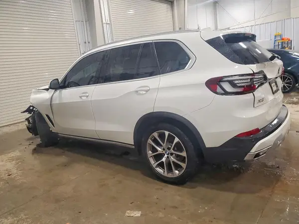 5UXCR6C05N9K73082 2022 BMW X5 - Image 2