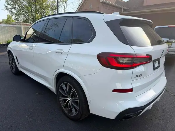 5UXCR6C05N9L04217 2022 BMW X5 - Image 2