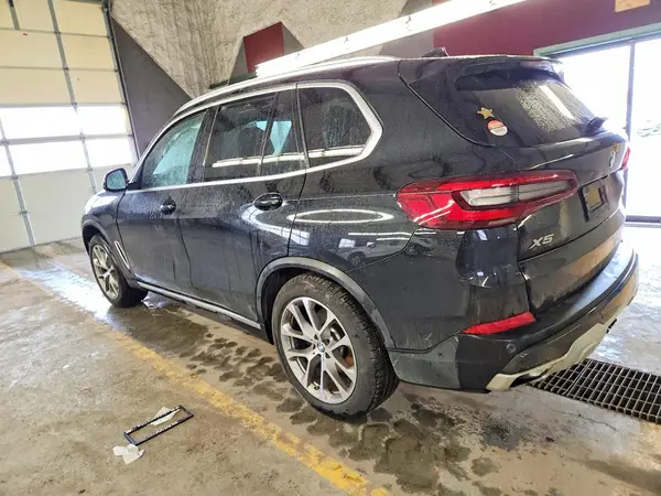 5UXCR6C05N9L39193 2022 BMW X5 - Image 2
