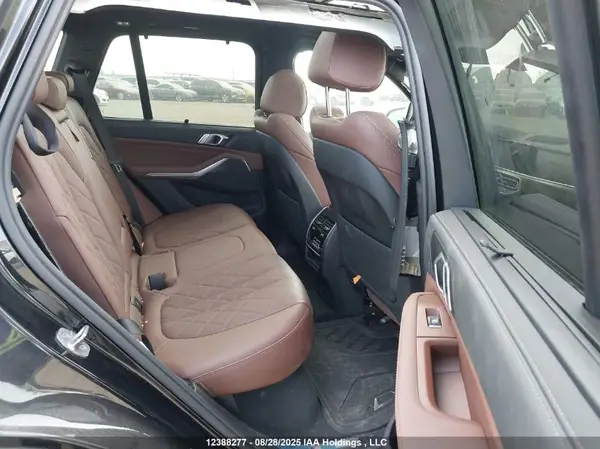 5UXCR6C05P9N82084 2023 BMW X5 - Image 8