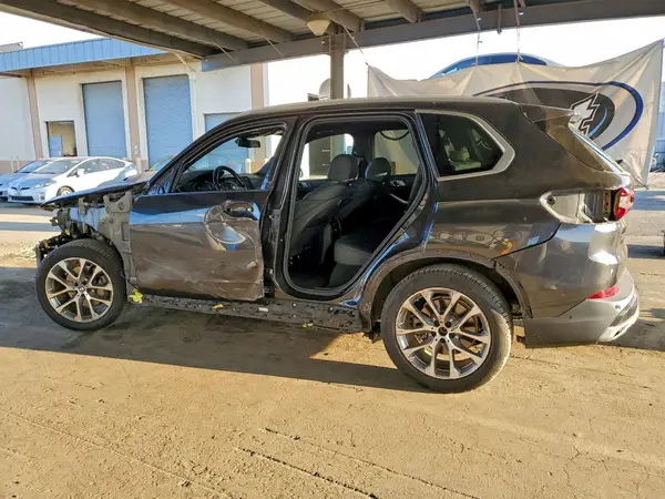 5UXCR6C06L9B40914 2020 BMW X5 - Image 2