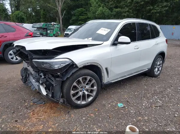 5UXCR6C06L9B44705 2020 BMW X5 - Image 2