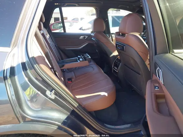 5UXCR6C06L9C84088 2020 BMW X5 - Image 8