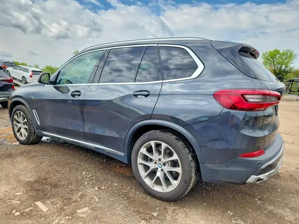 5UXCR6C06LLL66855 2020 BMW X5 - Image 2