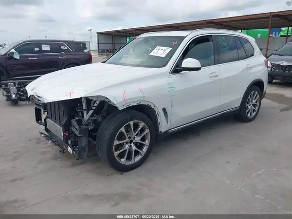 5UXCR6C06N9L57105 2022 BMW X5 - Image 2