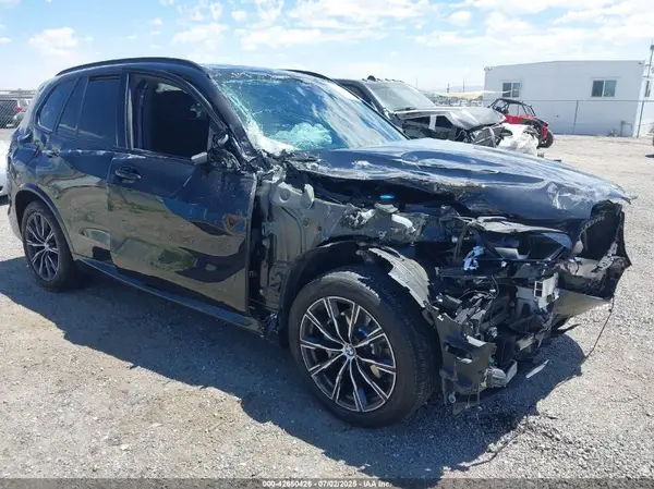 5UXCR6C06N9L85597 2022 BMW X5 - Image 1