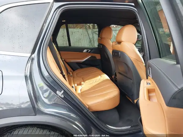 5UXCR6C06N9M28271 2022 BMW X5 - Image 8