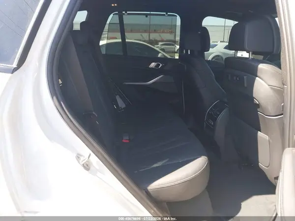 5UXCR6C06P9N64094 2023 BMW X5 - Image 8
