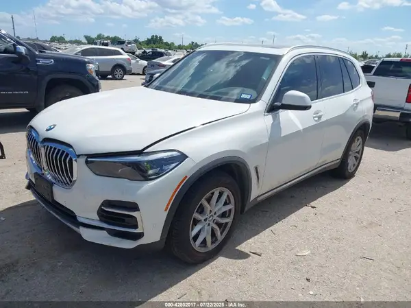 5UXCR6C06P9R04134 2023 BMW X5 - Image 2