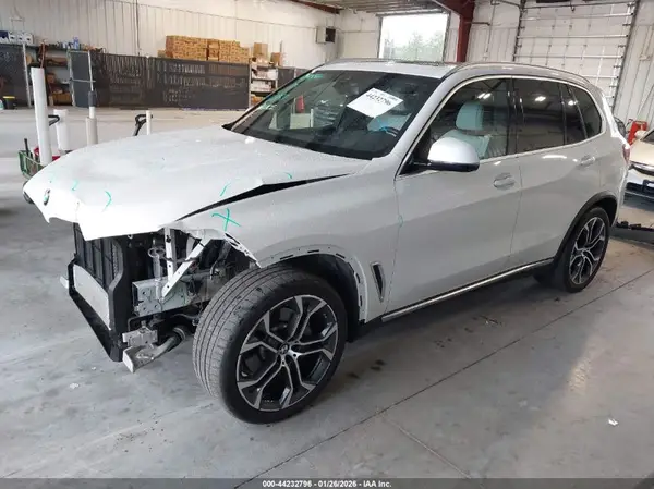 5UXCR6C06P9R52328 2023 BMW X5 - Image 2