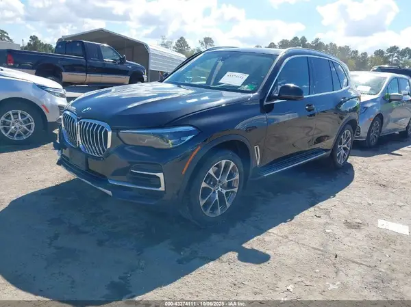 5UXCR6C07P9N44856 2023 BMW X5 - Image 2