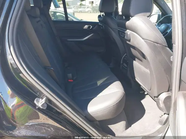 5UXCR6C07P9N44856 2023 BMW X5 - Image 8