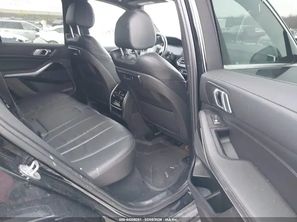 5UXCR6C08L9C32011 2020 BMW X5 - Image 8
