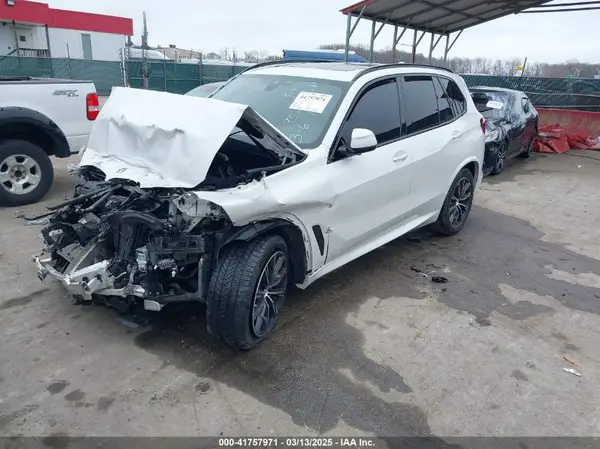 5UXCR6C08L9D07645 2020 BMW X5 - Image 2