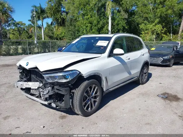 5UXCR6C08M9F30267 2021 BMW X5 - Image 2