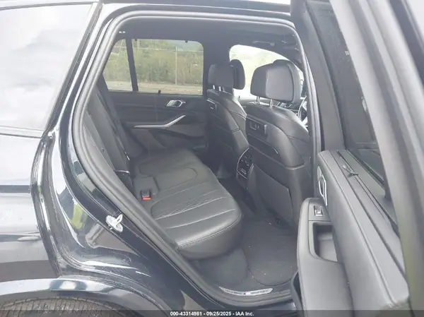 5UXCR6C08M9F35680 2021 BMW X5 - Image 8