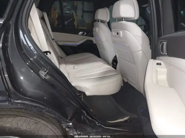 5UXCR6C08N9J39490 2022 BMW X5 - Image 8