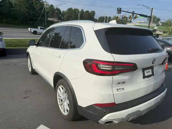 5UXCR6C08N9K71228 2022 BMW X5 - Image 2