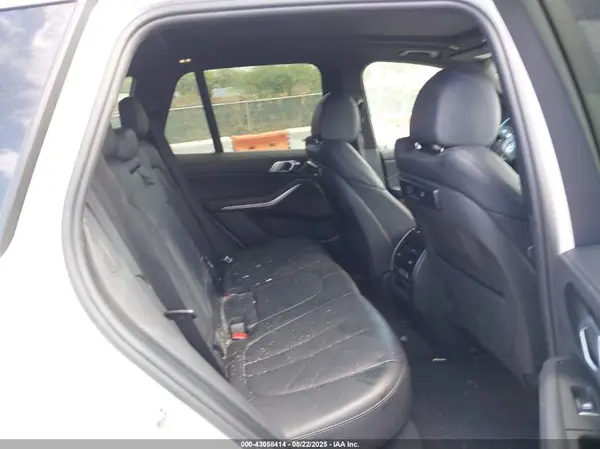 5UXCR6C08P9P17137 2023 BMW X5 - Image 8