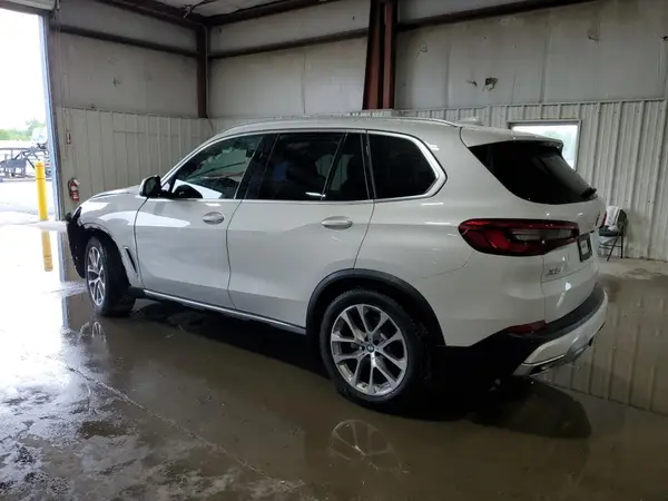 5UXCR6C09L9B69226 2020 BMW X5 - Image 2