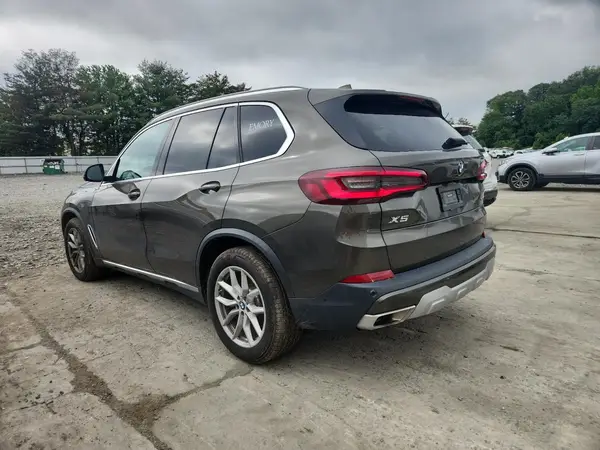 5UXCR6C09L9C52705 2020 BMW X5 - Image 2