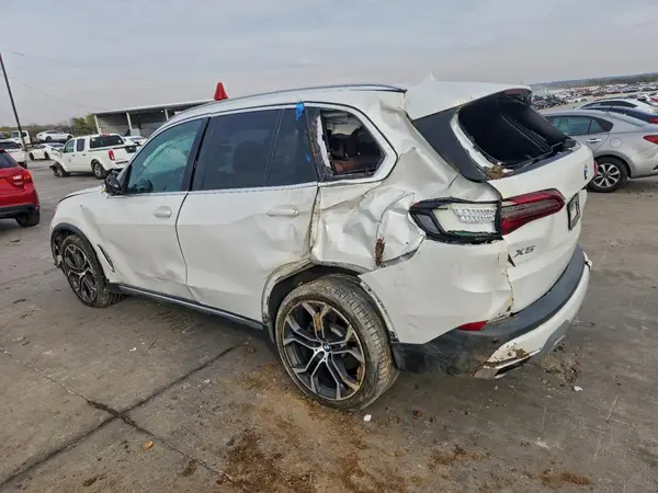 5UXCR6C09L9C61470 2020 BMW X5 - Image 2
