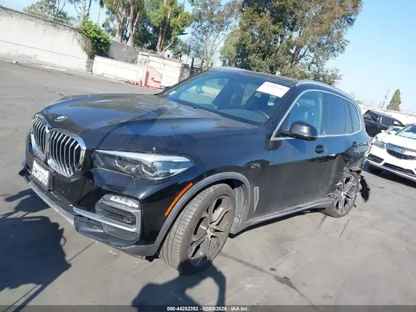 5UXCR6C09LLL82175 2020 BMW X5 - Image 2