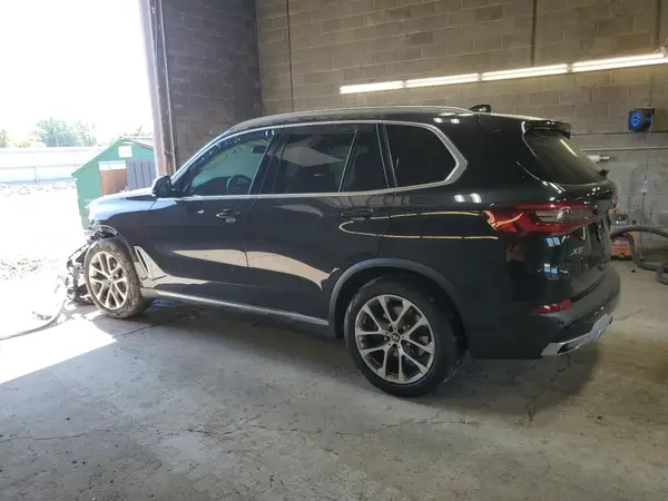 5UXCR6C09P9R02586 2023 BMW X5 - Image 2