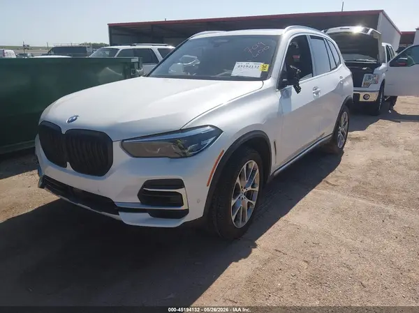 5UXCR6C09P9R75988 2023 BMW X5 - Image 2