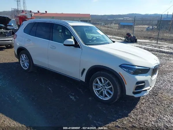 5UXCR6C09P9S01112 2023 BMW X5 - Image 1