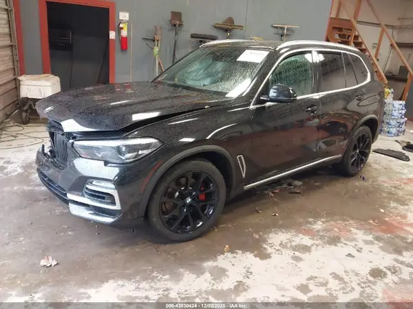 5UXCR6C0XLLL82556 2020 BMW X5 - Image 2