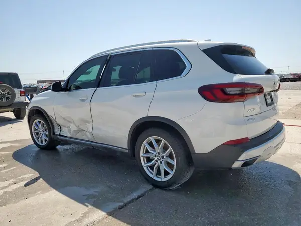 5UXCR6C0XN9K68069 2022 BMW X5 - Image 2