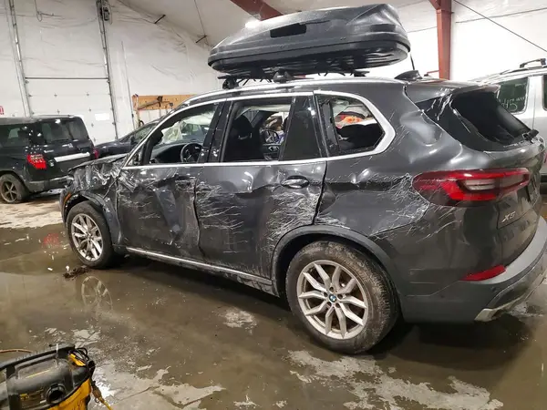 5UXCR6C0XP9N68696 2023 BMW X5 - Image 2