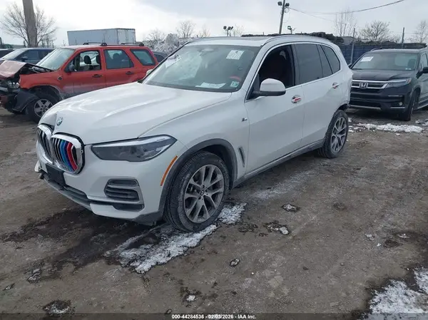 5UXCR6C0XP9P15518 2023 BMW X5 - Image 2