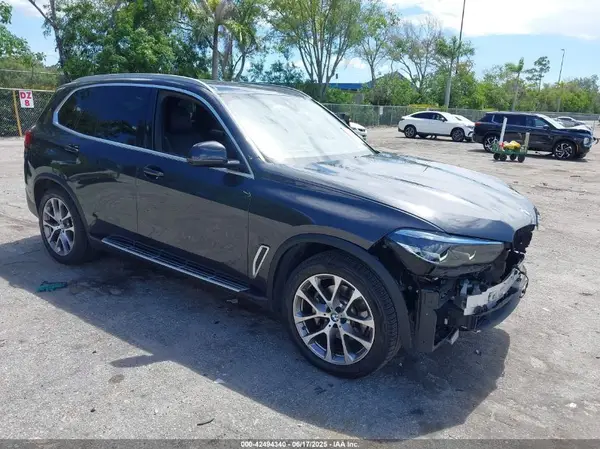 5UXCR6C0XP9P90428 2023 BMW X5 - Image 1
